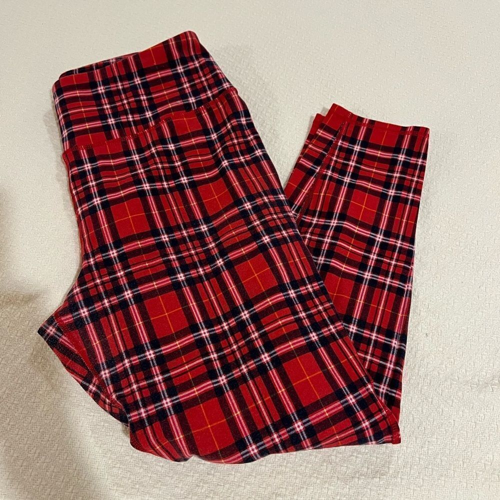 Women Crown & Ivy Red and Black Plaid Leggings
